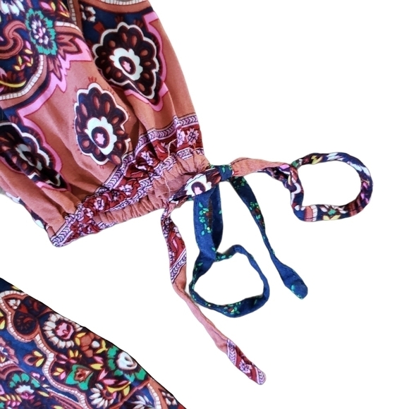 Deep V flowy lightweight floral paisley romper - Picture 8 of 12